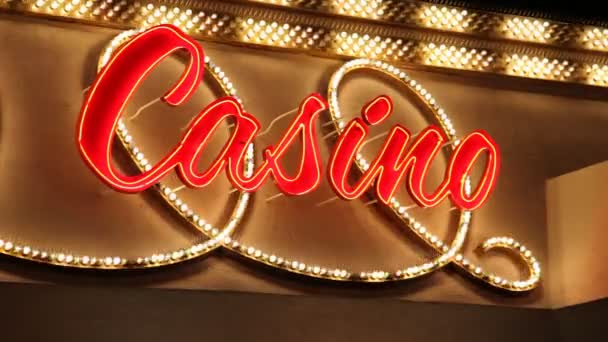 Close-up de um sinal de casino de néon, las vegas — Vídeo de Stock