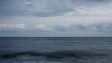 bulutlar Ibiza ve deniz görünümü