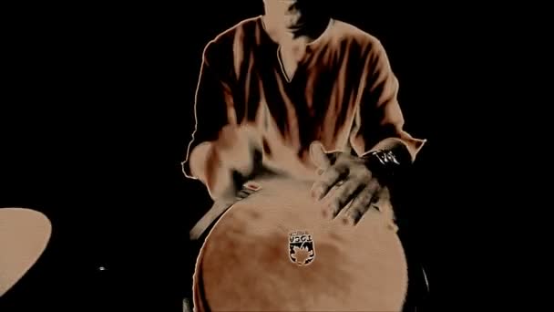 Congo baterista realizando . — Vídeo de Stock