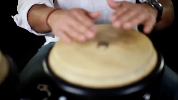 Kongo perkusista wykonywania — Wideo stockowe