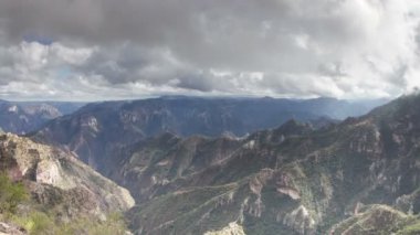 İnanılmaz bakır kanyonun (Barrancas del Cobre Timelapse)