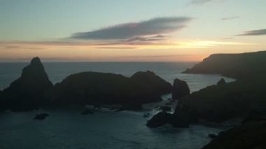 dramatik ve çarpıcı sahil kıyısında dorset, İngiltere'de durdle kapıda günbatımı timelapse
