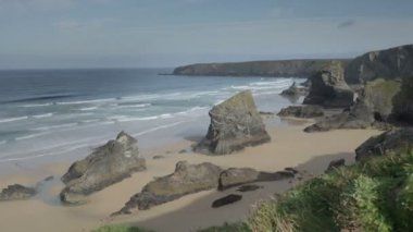 crackington haven cornwall sahilindeki İngiltere'de çarpıcı ve dramatik şeridinin Timelapse