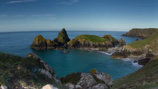 Timelapse of the stunning and dramatic coastline at bedruthan steps — Stock Video