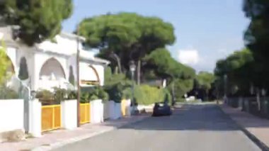 Çatıya klempe kamera ile hareket halindeki bir arabadan ateş timelapse