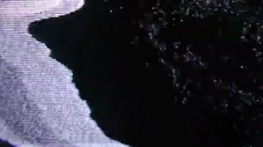 Eski bir televizyondan ses ve statik ve elektronik ses kaydı