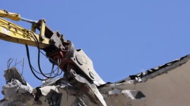 biraz benzeyen bir binadan aşağı kırma vinç gibi bir dinozor yeme!