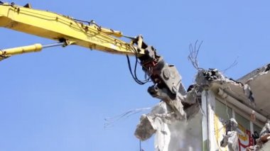 biraz benzeyen bir binadan aşağı kırma vinç gibi bir dinozor yeme!