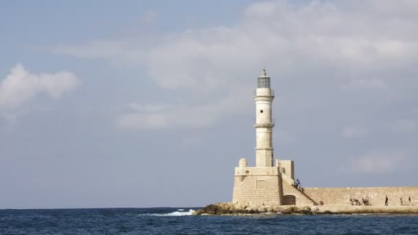 クレタ島、ギリシャの島の灯台と海岸シーン タイムラプス — ストック動画