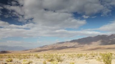 Ölüm vadisinde bir dağ manzarası