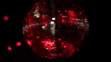 funky discoball iplik ve ışığı yansıtan