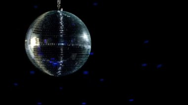 funky discoball iplik ve ışığı yansıtan