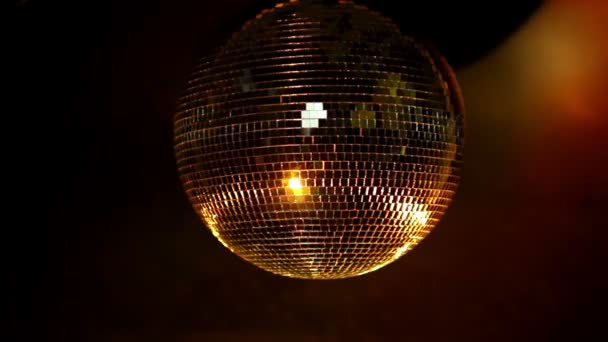 펑키 discoball 회전 하 고 빛을 반영 — 비디오