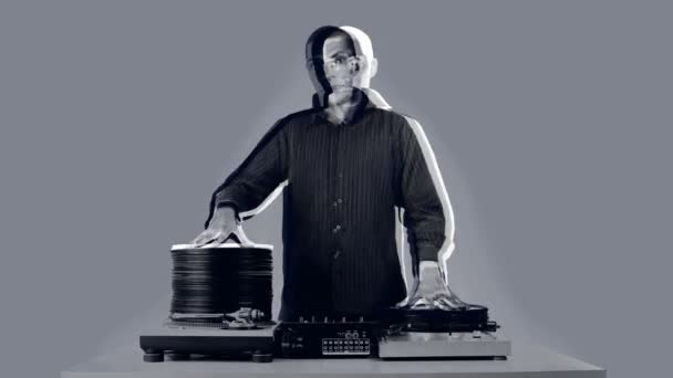 Stopmotion animazione di dj con mucchi di record in crescita e contrazione — Video Stock