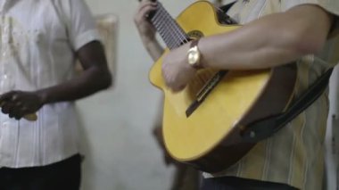 Küba band Eko caribe Havana'da sahne filme.