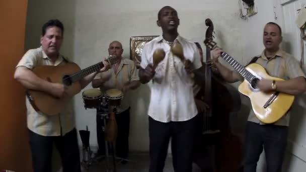 A kubai banda eco caribe forgatták, előadás-ban Havanna. — Stock videók