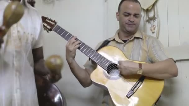 The cuban band eco caribe filmed performing in havana. — Stock Video