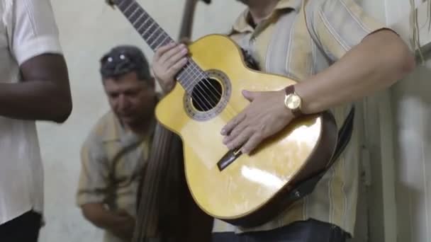 The cuban band eco caribe filmed performing in havana. — Stock Video