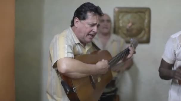 The cuban band eco caribe filmed performing in havana. — Stock Video