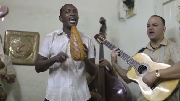 The cuban band eco caribe filmed performing in havana. — Stock Video