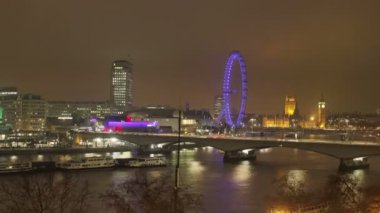 Geceleri Timelapse atış london eye ve river Thames kaydırma