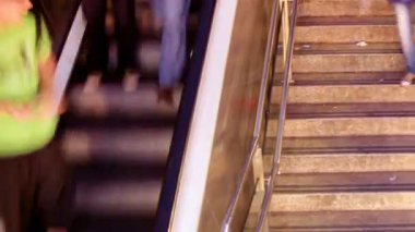 Metro giriş barcelona İspanya yukarı ve aşağı gidiyor