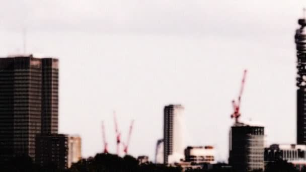 View of London skyline from the top of primrose hill — Stock Video