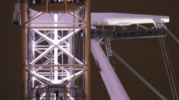 Timelapse shots of the london eye shot from the side — Stock Video