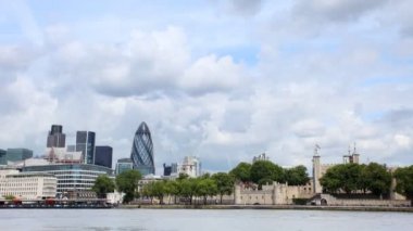 Timelapse atış, güzel bir yaz günü, Londra Londra, kule Köprüsü