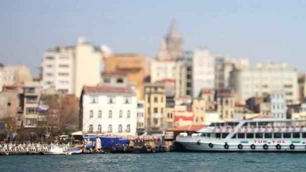 Uitzicht op de galata toren en omgeving — Stockvideo