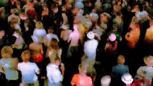 Timelapse av en folkmassa på glastonbury musikfestival skott från ovan — Stockvideo