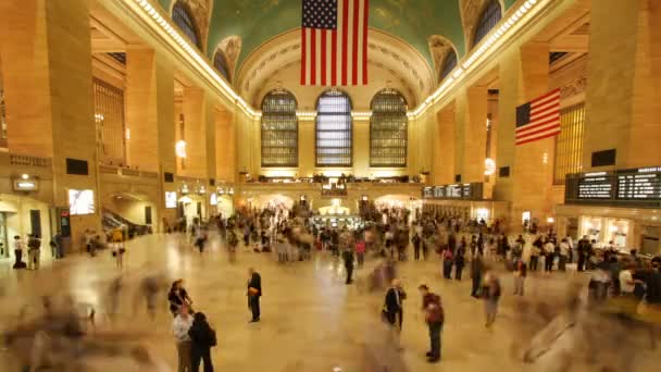 Timelapse of crowds of commuters at new york's grand central station — Stock Video