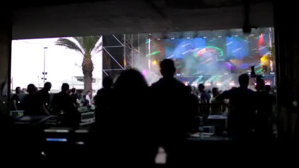 Timelapse del público en un festival de música dance en barcelona — Vídeo de stock