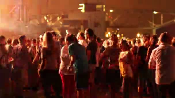 Timelapse del pubblico ad un festival di musica da ballo a Barcellona — Video Stock