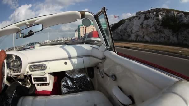 Coches clásicos en cuba, cuba — Vídeos de Stock