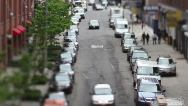 Manhattan escena de la calle con el tráfico y, nyc, América — Vídeo de stock