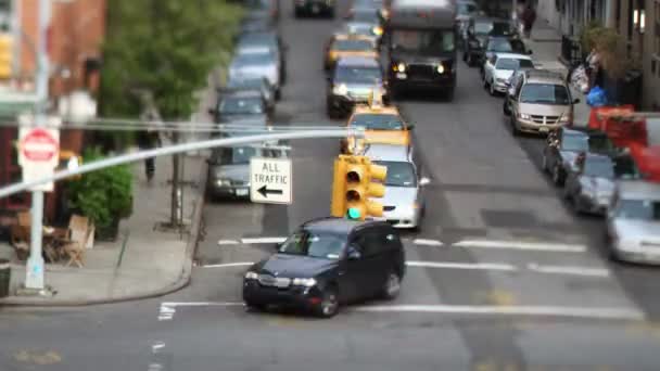 Manhattan street scene with traffic and , nyc, america — Stock Video