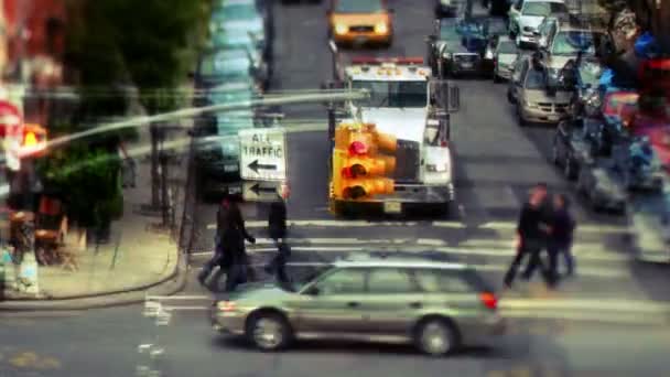 Manhattan street scene with traffic and, nyc, america — Vídeo de Stock