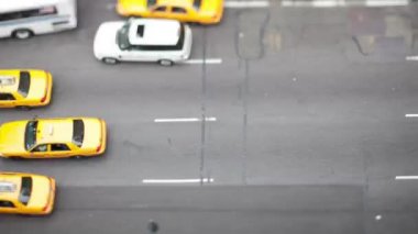 trafik ve nyc, Amerika ile manhattan sokak sahne üzerine aşağı bakıyor