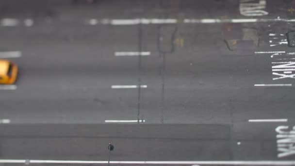 Looking down onto manhattan street scene with traffic and , nyc, america — Stock Video