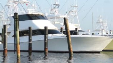 Lüks Yat Marina Isla mujeres, Meksika içinde ateş