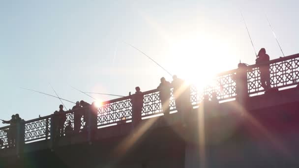 Pescatore sul ponte, tacchino istriano — Video Stock