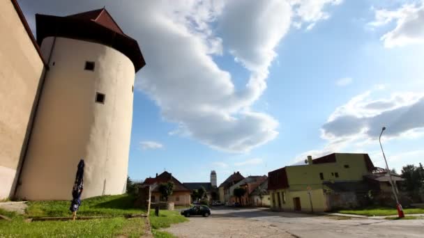 Timelapse d'une scène dans la ville slovaque de kezmarok — Video