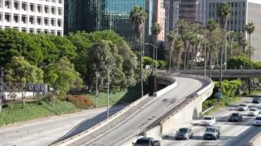 şehir merkezinde bulunan karayolunda trafik Timelapse los angeles