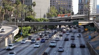 şehir merkezinde bulunan karayolunda trafik Timelapse los angeles