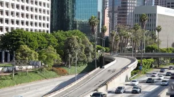 Calendário do trânsito na auto-estrada no centro de Los Angeles — Vídeo de Stock