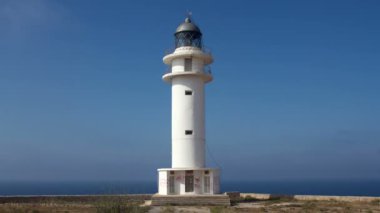 es de barbarlığın feneri formentera kap