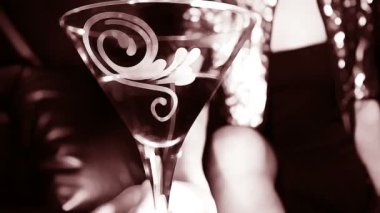 güzel klasik pin-up kızı kokteyl içme bir VIP Club