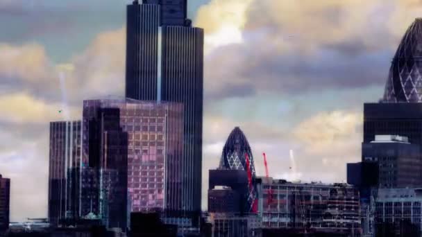 Blick auf die Skyline Londons, einschließlich des Schweizer Neubaus — Stockvideo