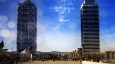 Barselona'nın Olimpiyat Port 2 gökdelenleri Timelapse